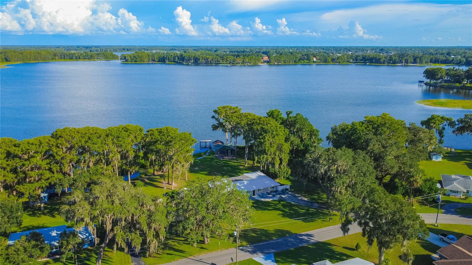 221 S HUNTING LODGE DR