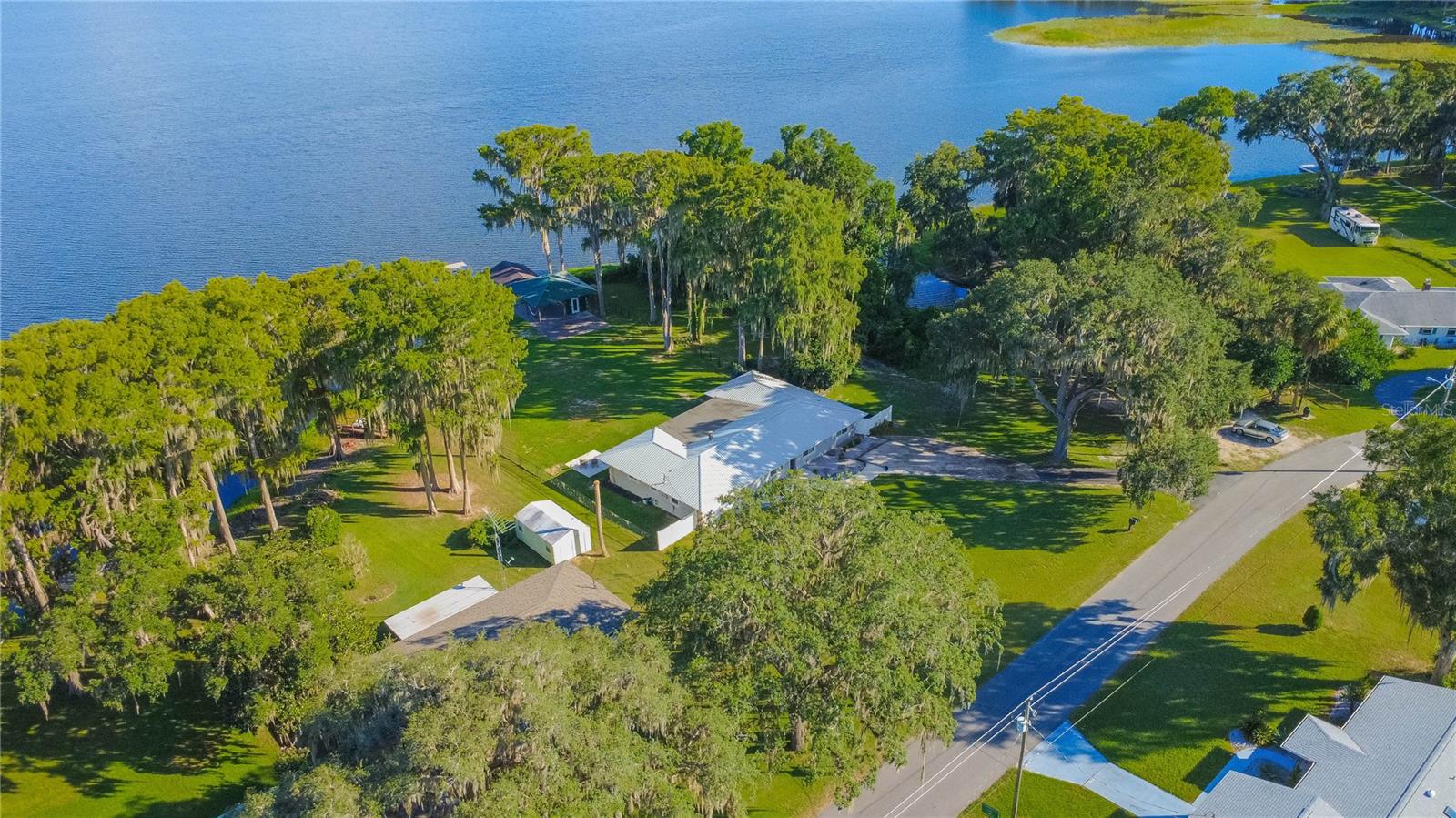 221 S HUNTING LODGE DR