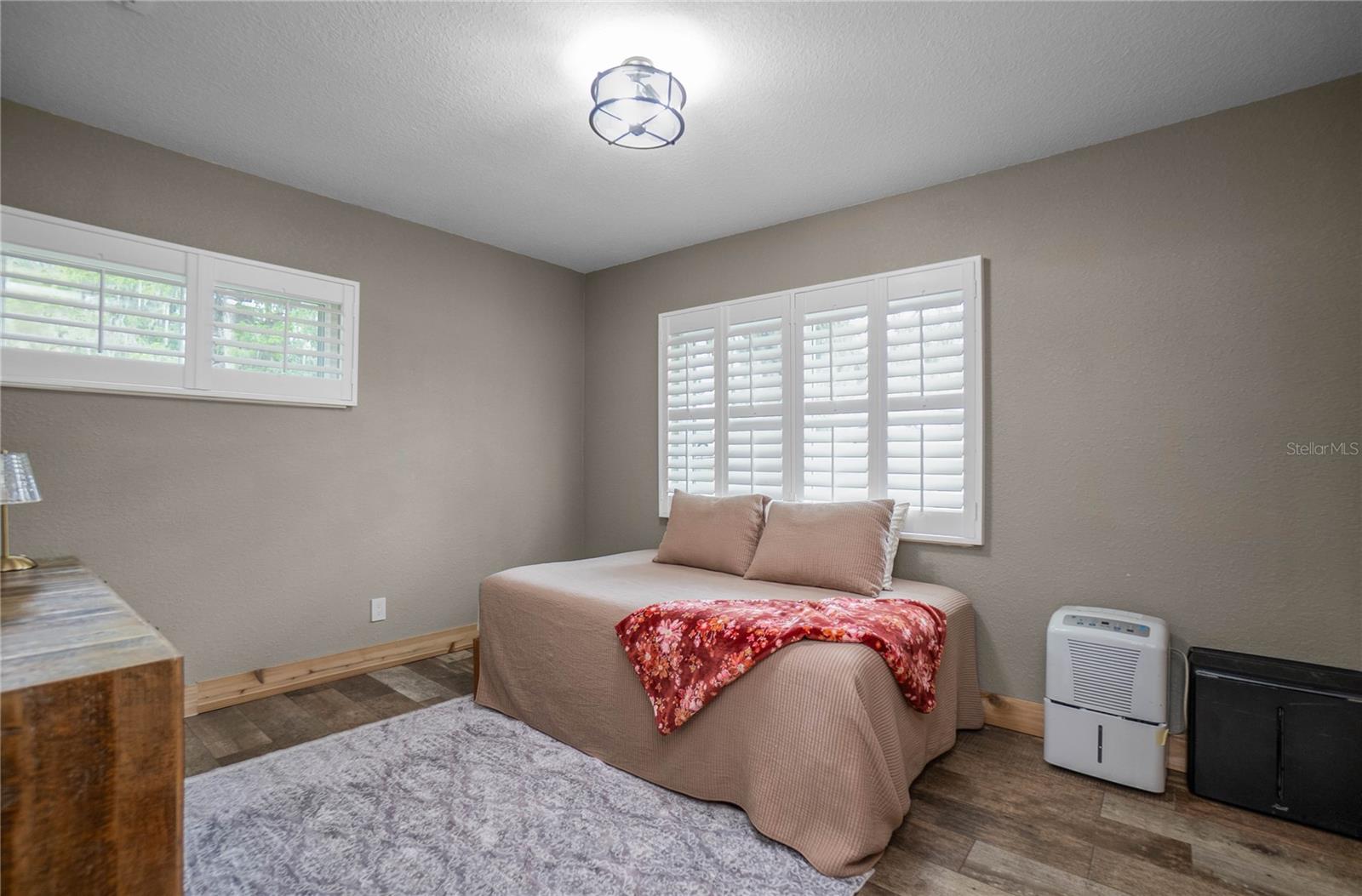 221 S HUNTING LODGE DR