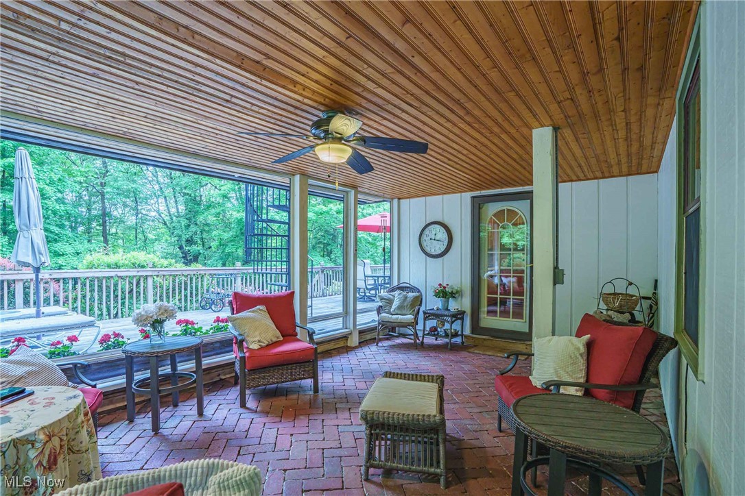 875 N Medina Line Road