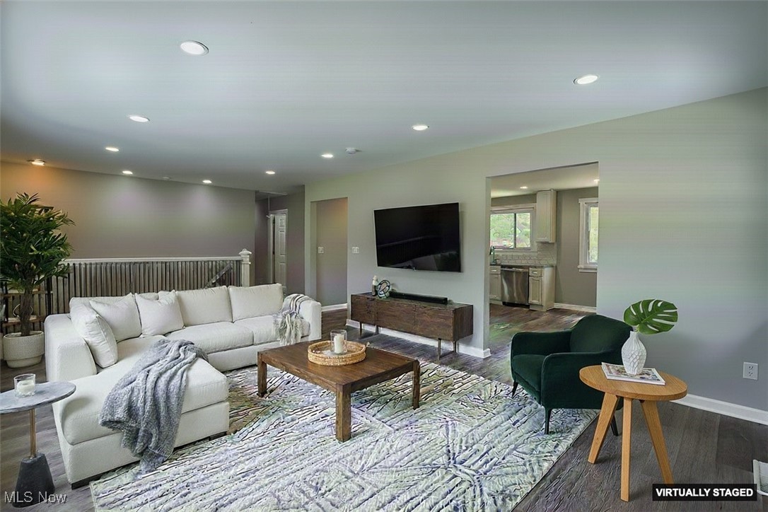 5327 Dunfred Circle SE