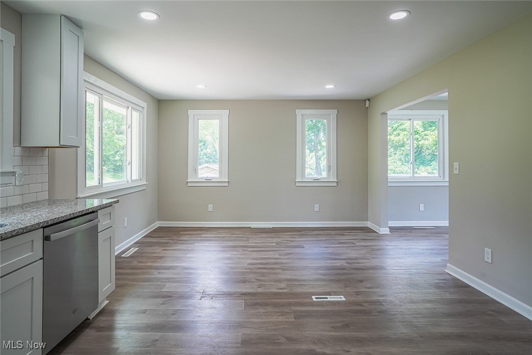 5327 Dunfred Circle SE