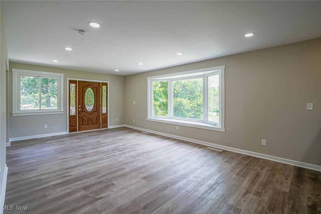 5327 Dunfred Circle SE