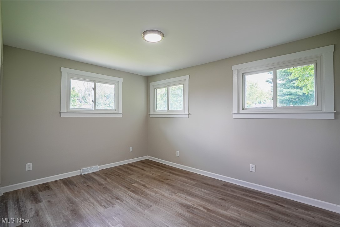 5327 Dunfred Circle SE