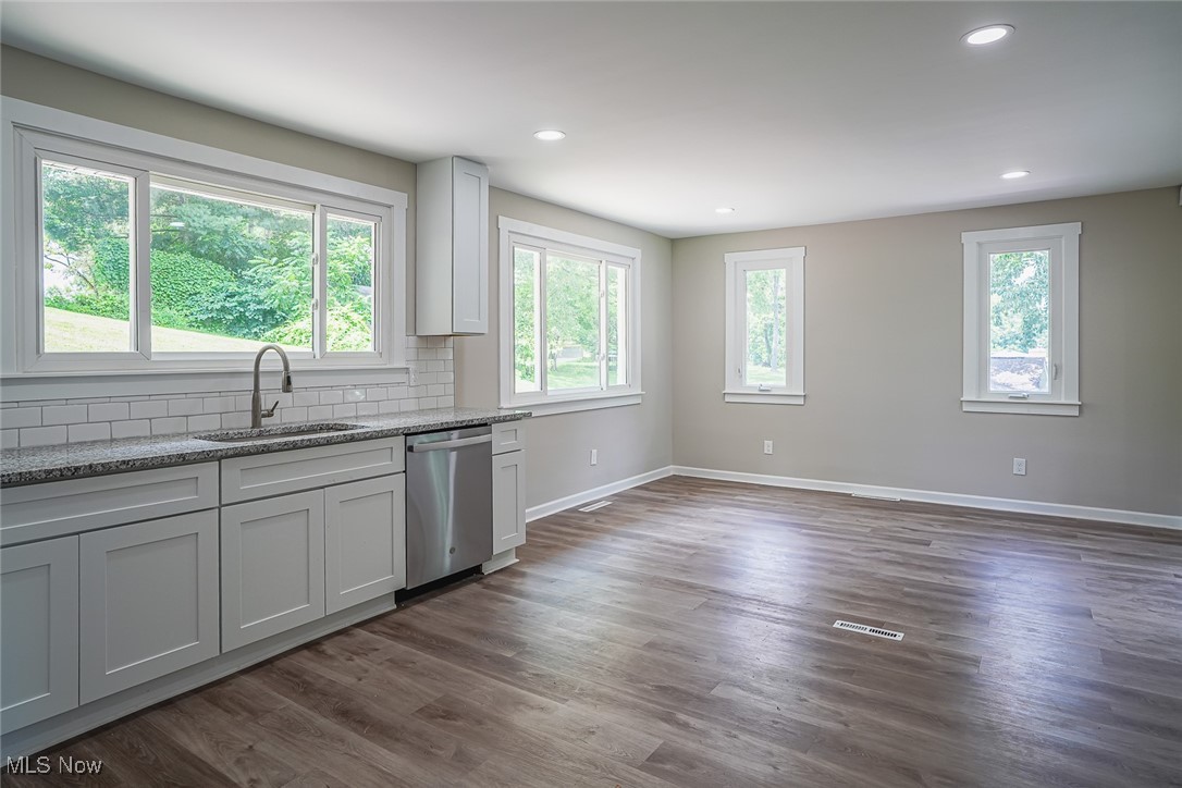 5327 Dunfred Circle SE