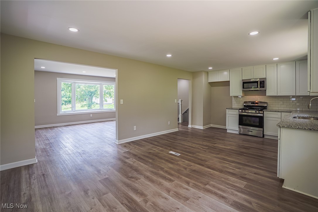 5327 Dunfred Circle SE