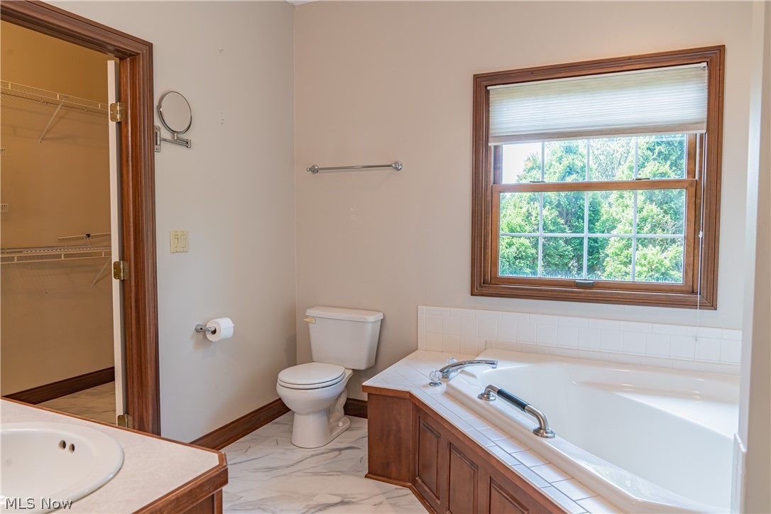 125 Pin Oak Trail