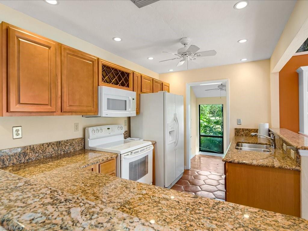 1353 SOLANA RD Unit: M-3