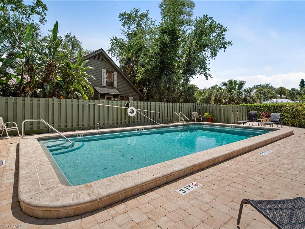 1353 SOLANA RD Unit: M-3