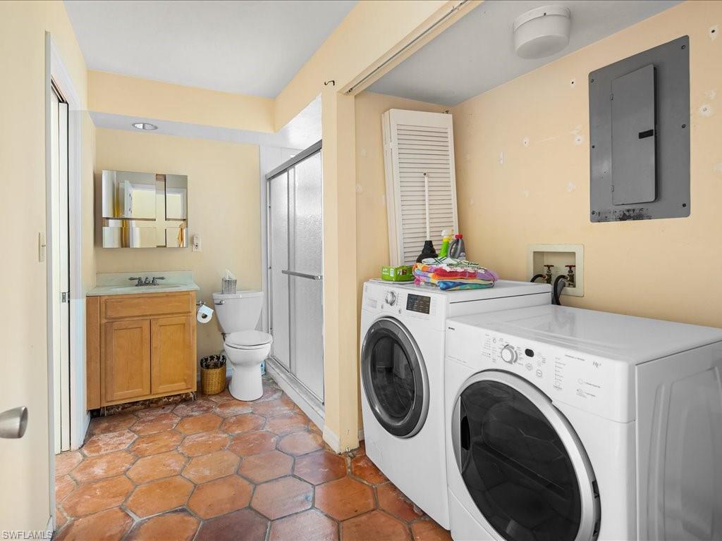 1353 SOLANA RD Unit: M-3