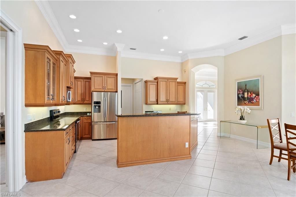 8127 Wilshire Lakes BLVD