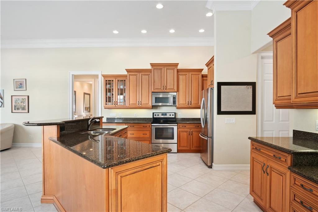 8127 Wilshire Lakes BLVD