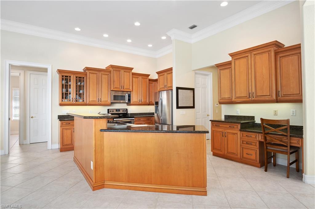 8127 Wilshire Lakes BLVD