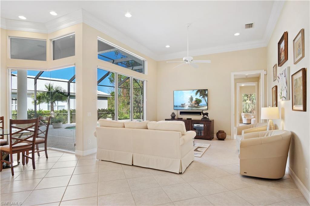 8127 Wilshire Lakes BLVD