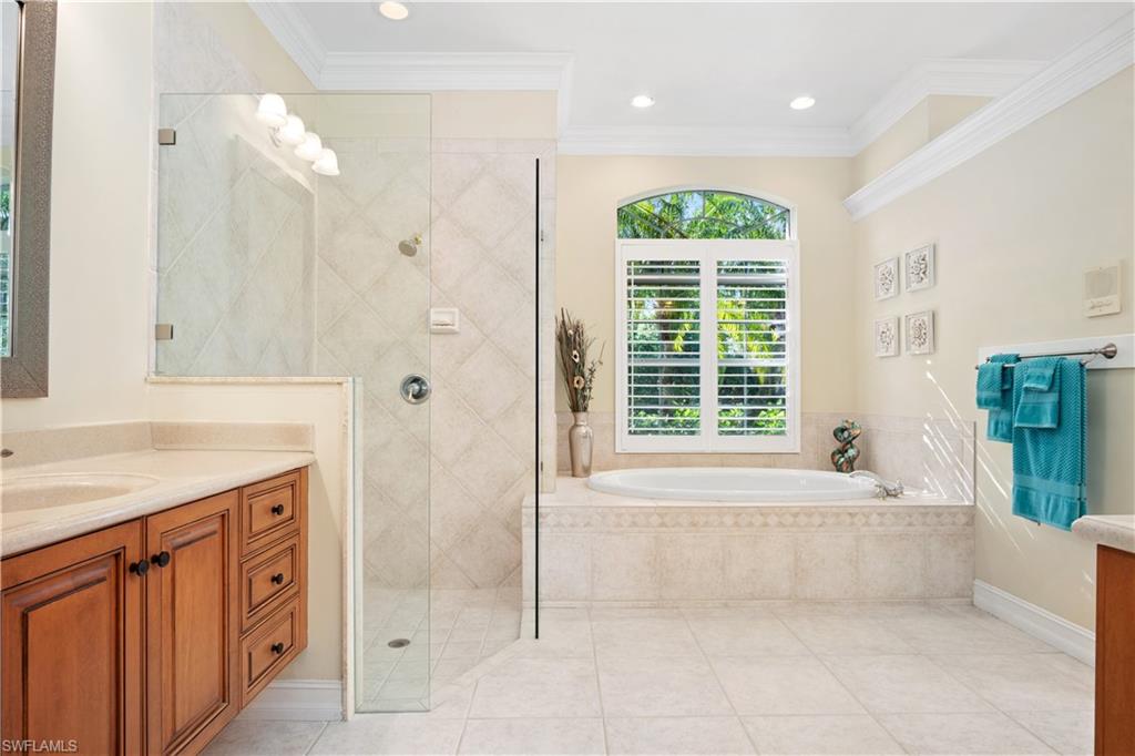 8127 Wilshire Lakes BLVD