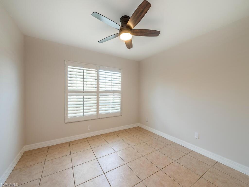 1595 TRIANGLE PALM TER