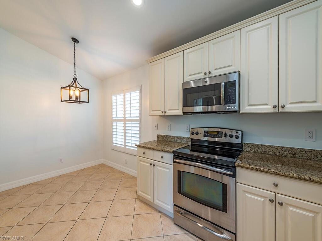 1595 TRIANGLE PALM TER