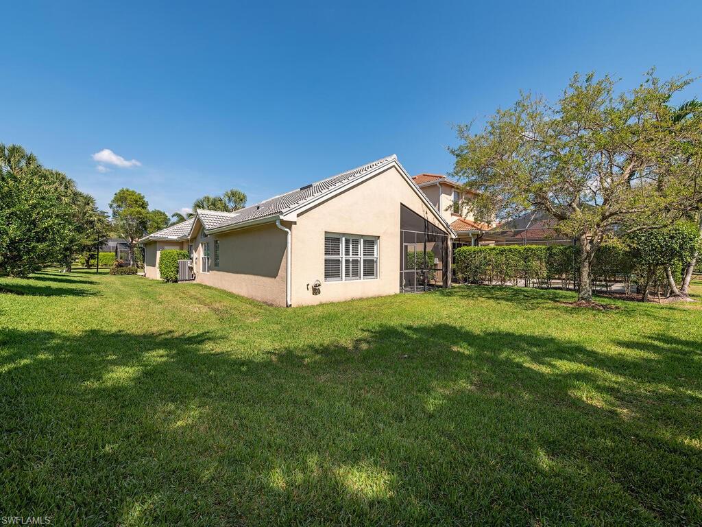 1595 TRIANGLE PALM TER