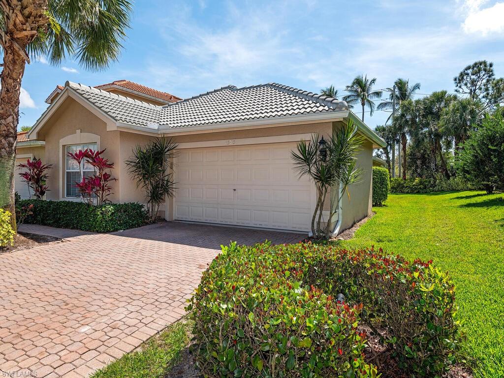 1595 TRIANGLE PALM TER