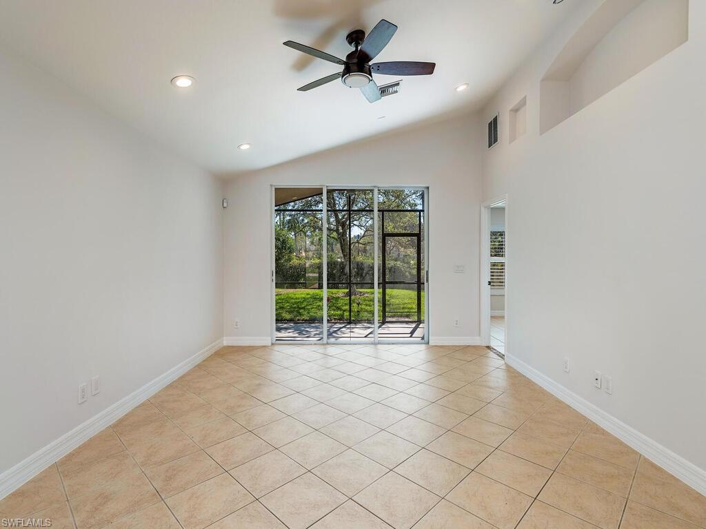 1595 TRIANGLE PALM TER