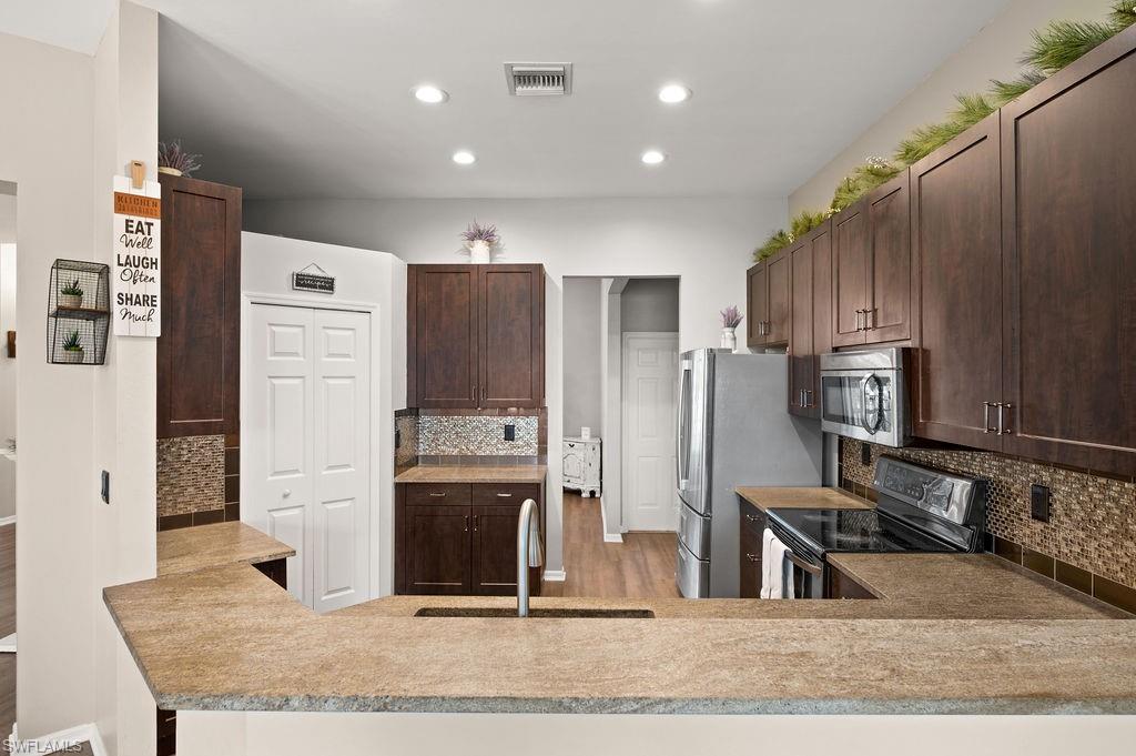 657 Grand Rapids BLVD