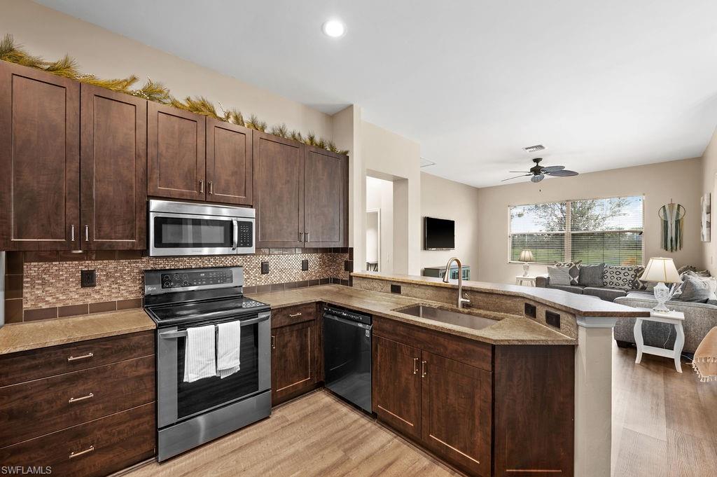 657 Grand Rapids BLVD