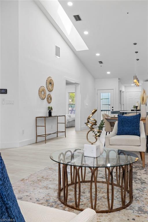 567 Park Shore DR # 4 Unit: G-4