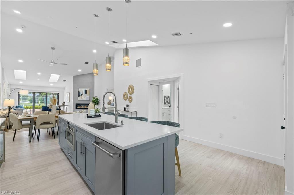 567 Park Shore DR # 4 Unit: G-4