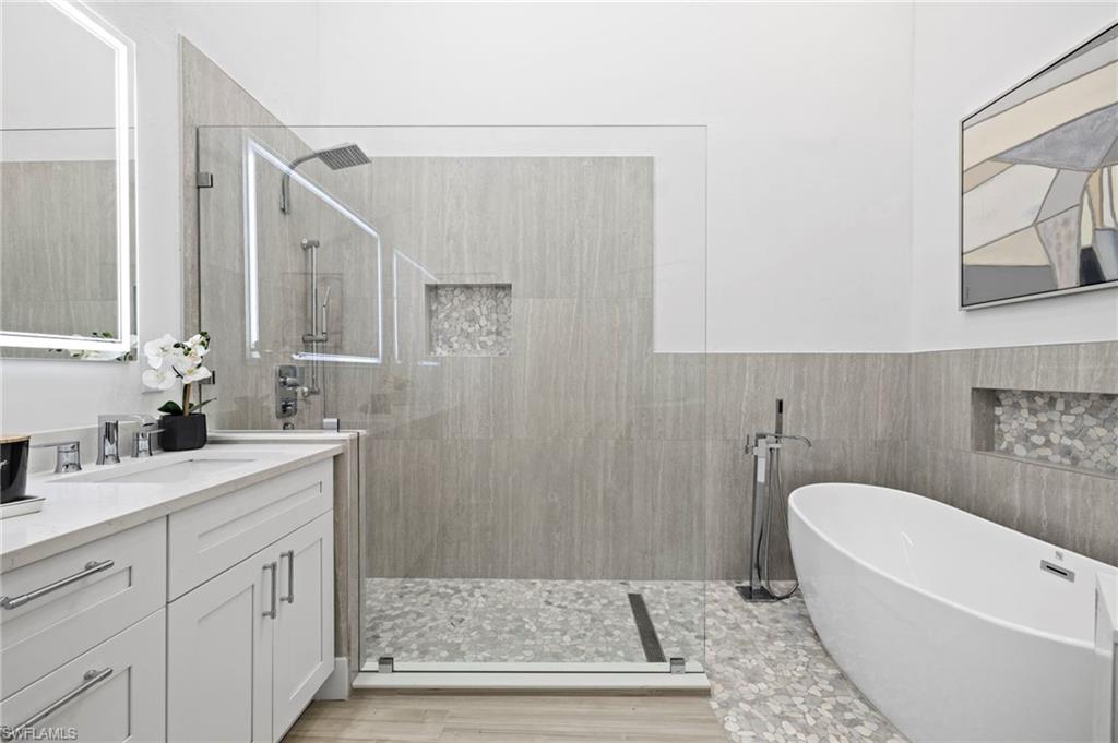 567 Park Shore DR # 4 Unit: G-4