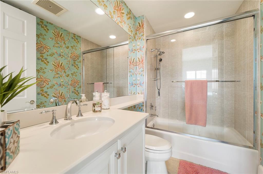 2738 Tiburon BLVD E # 504 Unit: B-504