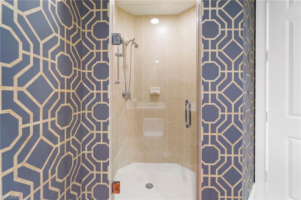 2738 Tiburon BLVD E # 504 Unit: B-504