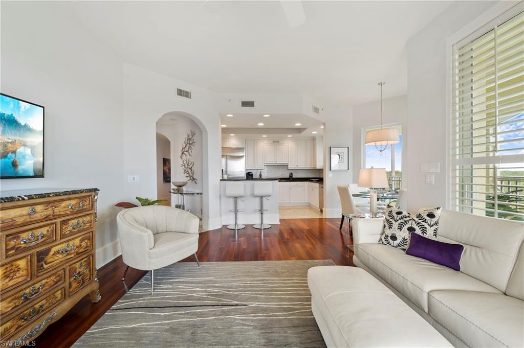 2738 Tiburon BLVD E # 504 Unit: B-504