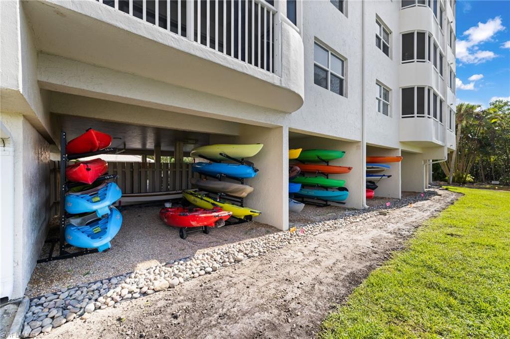 12945 VANDERBILT DR Unit: 203