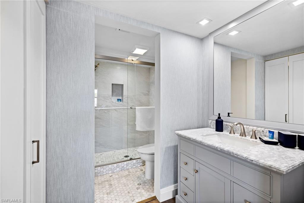 12945 VANDERBILT DR Unit: 203