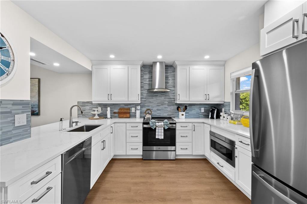 12945 VANDERBILT DR Unit: 203