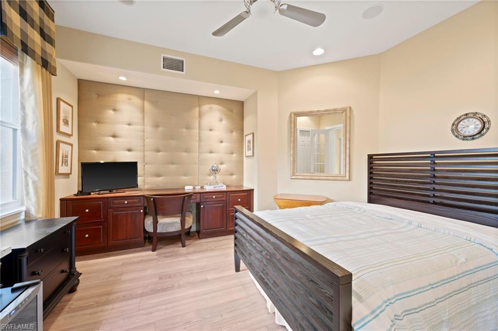 2809 TIBURON BLVD E Unit: 2-101