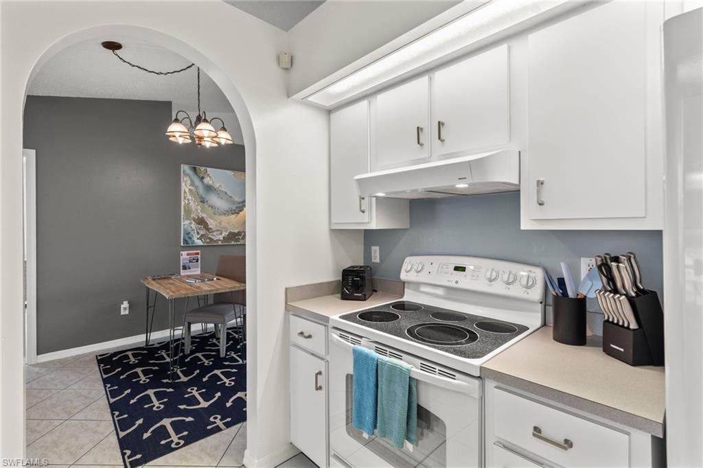 1928 SE Van Loon TER