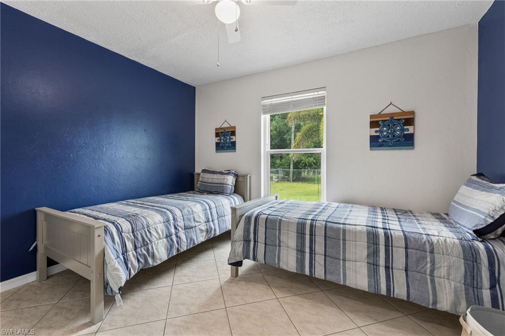 1928 SE Van Loon TER