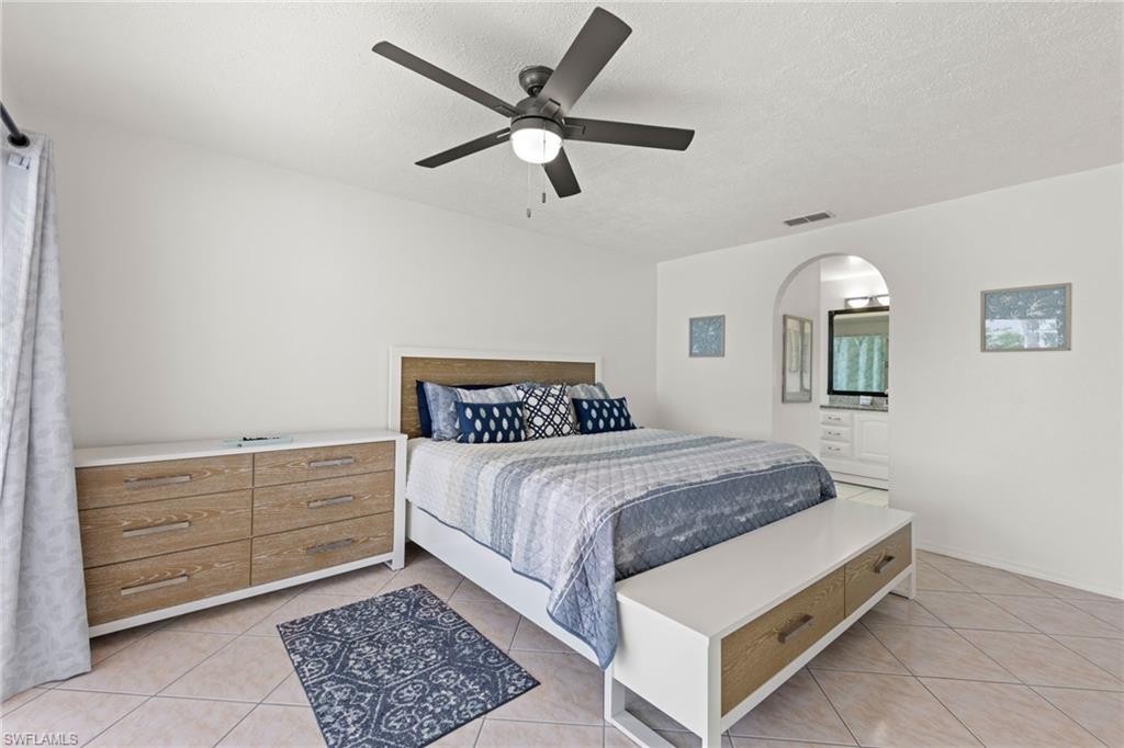 1928 SE Van Loon TER