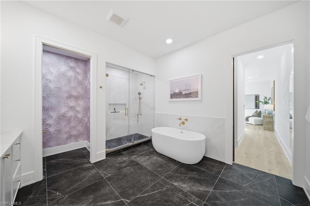 82 9th ST S 303