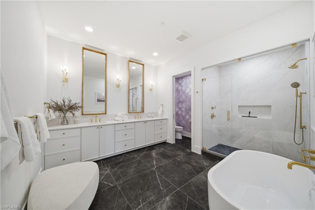 82 9th ST S 303