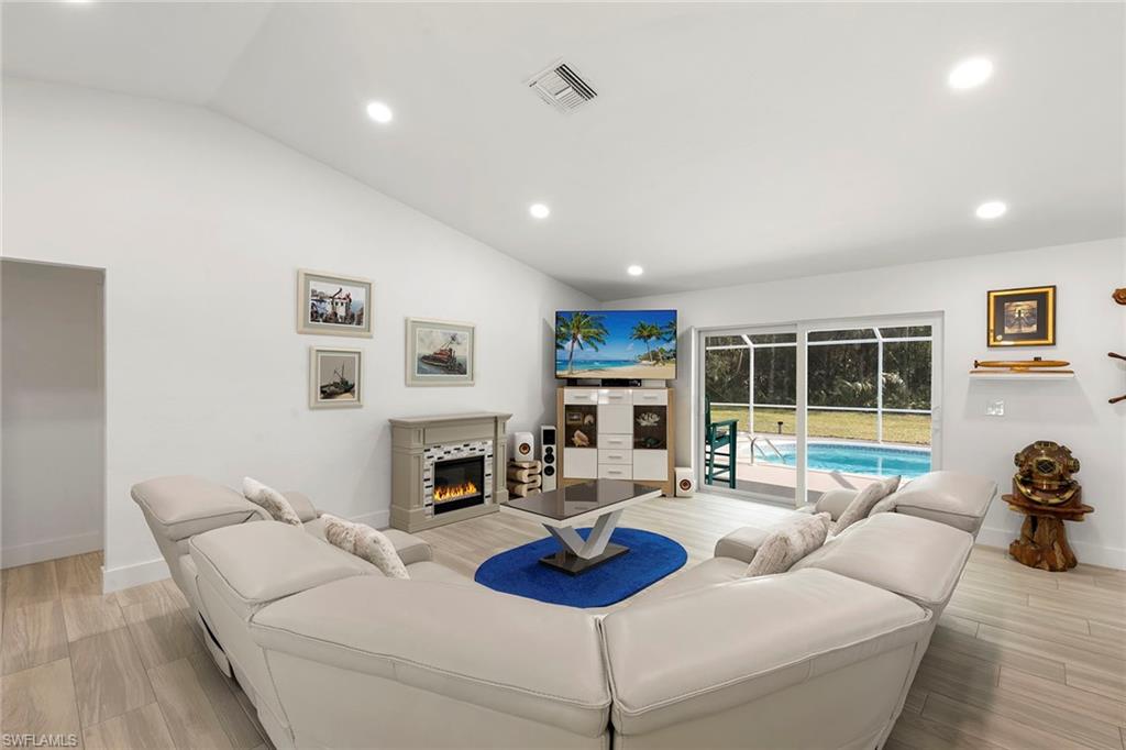 752 Saint Andrews BLVD