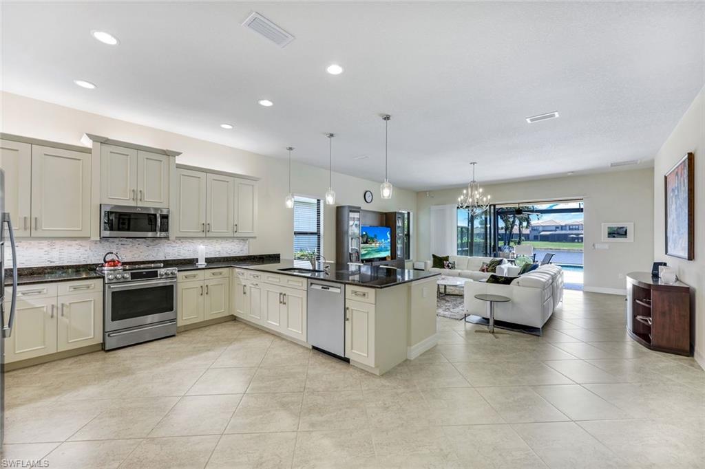 2730 Cinnamon Bay CIR