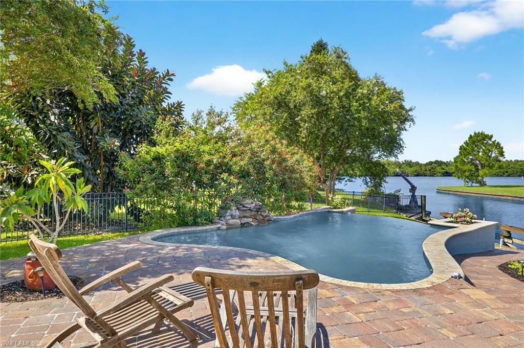 18071 Traverse DR