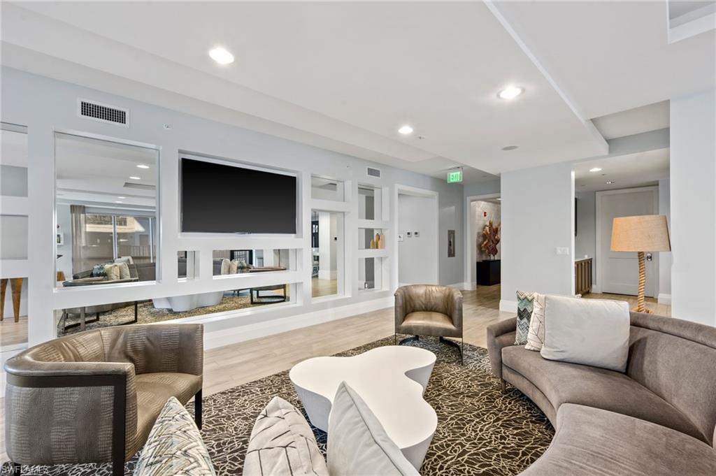 1035 3rd AVE S # 407