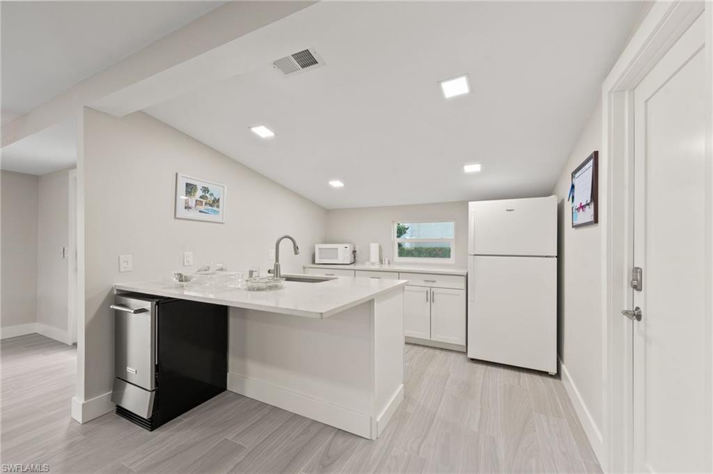 2880 GULF SHORE BLVD N # 410