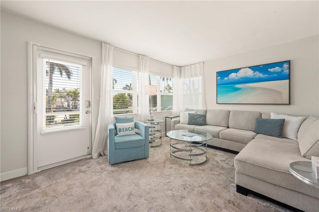 277 8th AVE S 277