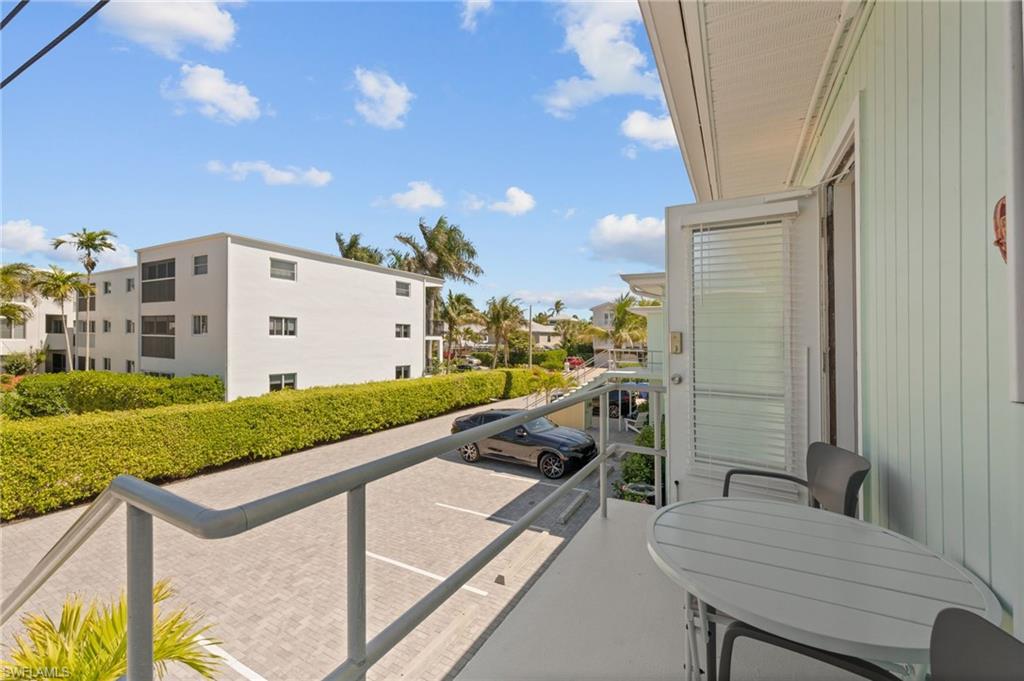 277 8th AVE S 277