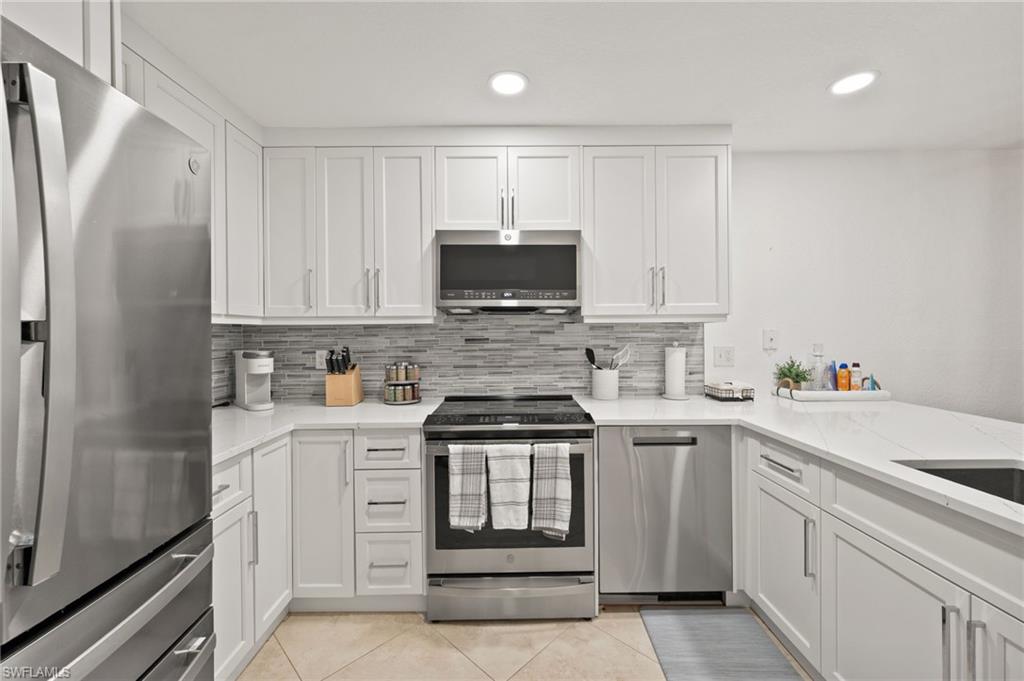 77 EMERALD WOODS DR I6