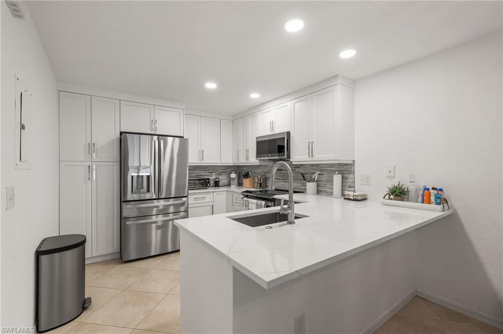 77 EMERALD WOODS DR I6